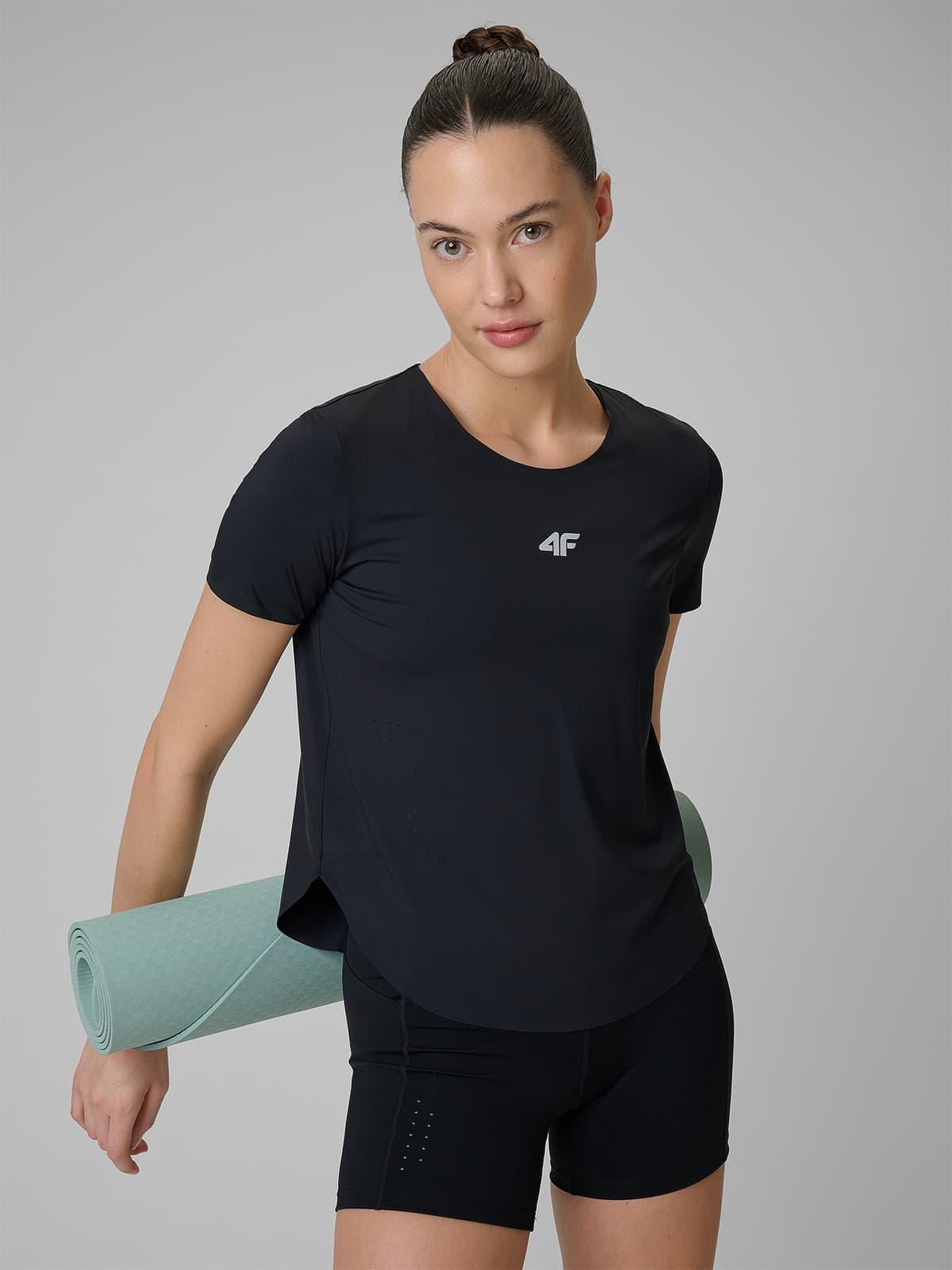Tricou de antrenament regular cu uscare rapidă pentru femei - negru